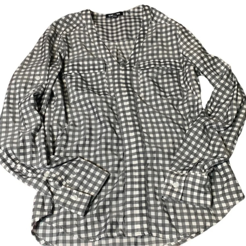 Espress XS adjustable arms blouse, roll tab sleeve, checkered